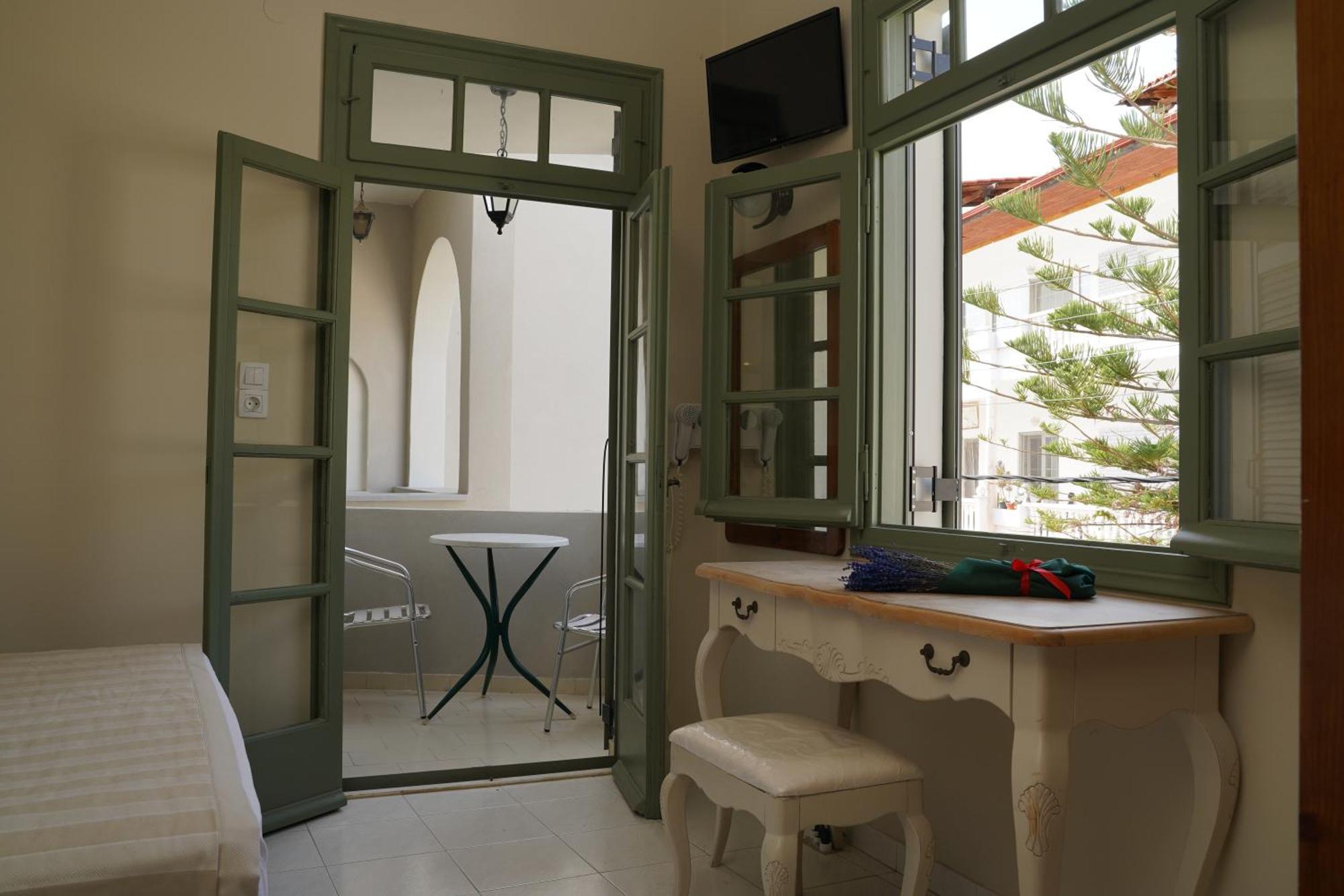 Kores Aegina Agia Marina  Esterno foto